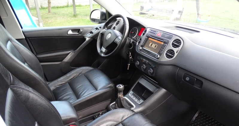 Volkswagen Tiguan cena 40900 przebieg: 225000, rok produkcji 2009 z Milanówek małe 667